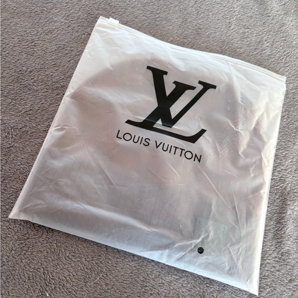 Louis Vuitton Other - Louis Vuitton beanie with Dust Bag